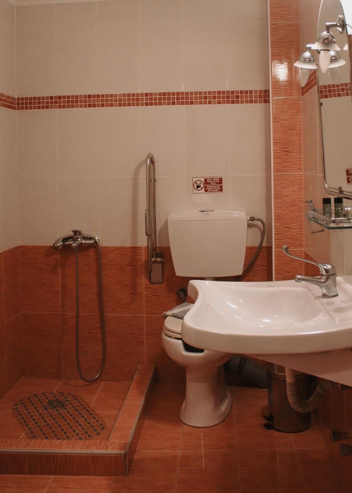 Enastron Hotel Káto Loutrákion Kültér fotó