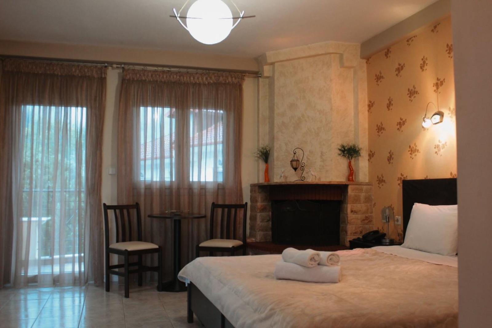 Enastron Hotel Káto Loutrákion Kültér fotó